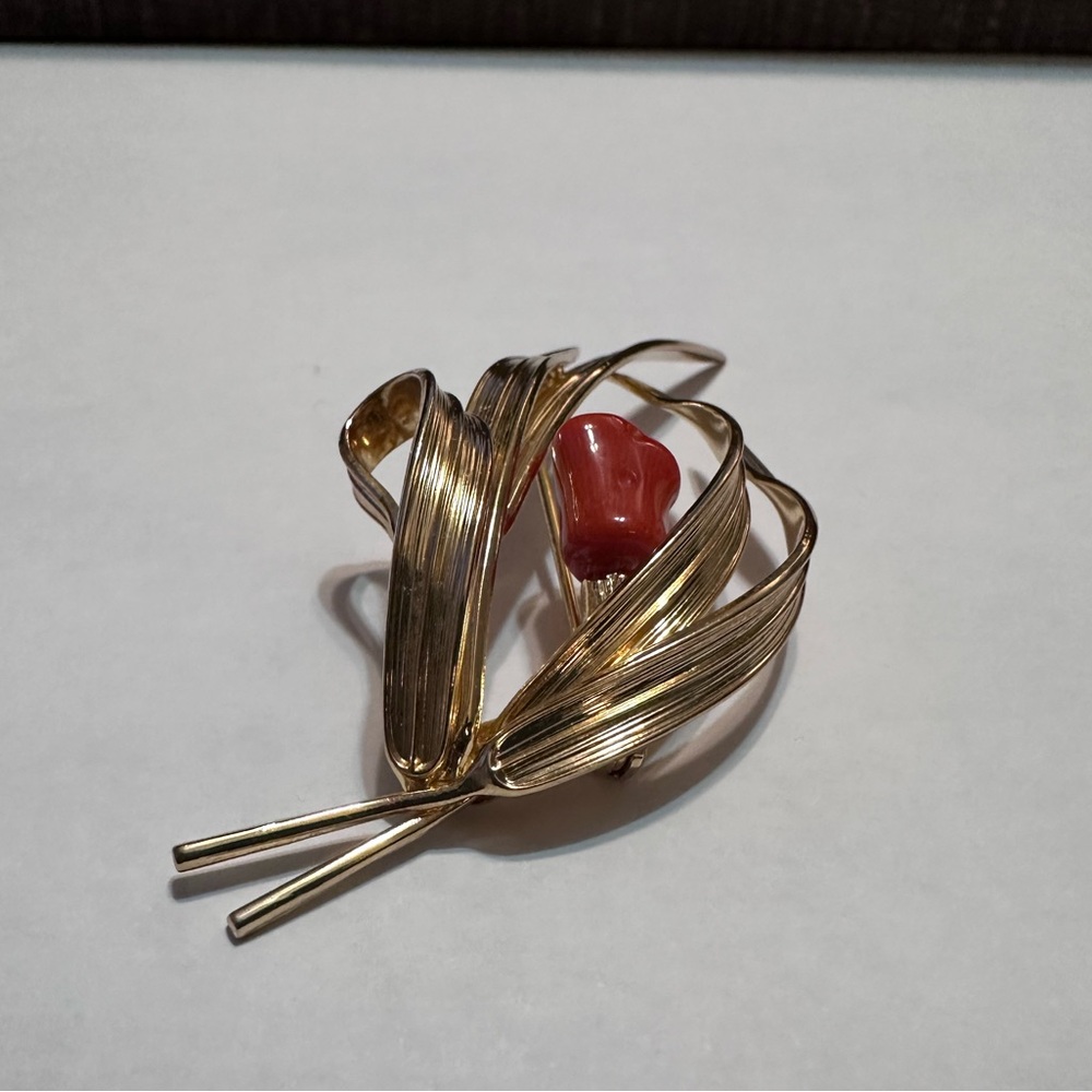 VTG Grosse Dior 1968 Gold tone Signed Red Coral Filigree Brooch Germany - Picture 4 of 13